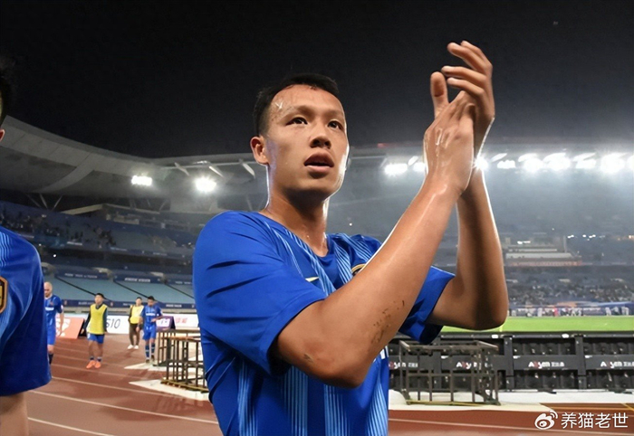 app下载-意外!拉唐踢申花前腰的效果还不如谢鹏飞?球队替津门虎给出答案|上海申花|天津津门虎|斯卢茨基|特谢拉|主力_新浪体育_新浪新闻